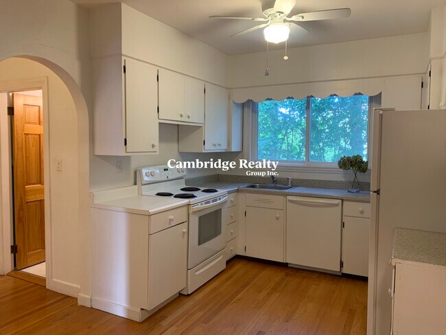 50 Marion Rd, Unit 1T in Arlington, MA - Foto de edificio - Building Photo