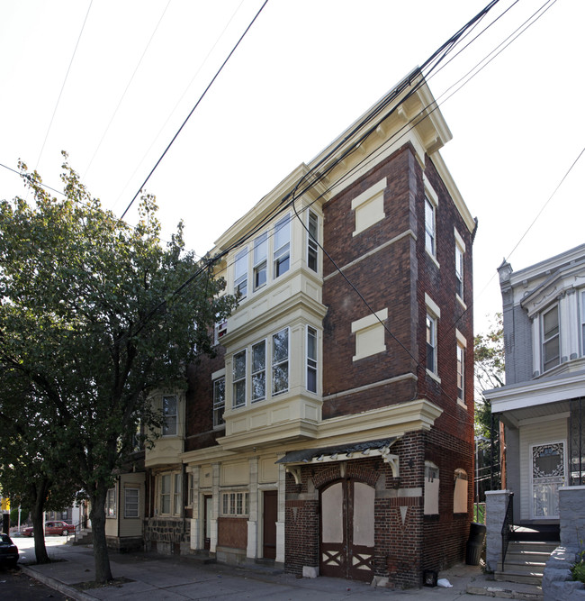 5701 W Girard Ave in Philadelphia, PA - Building Photo - Building Photo