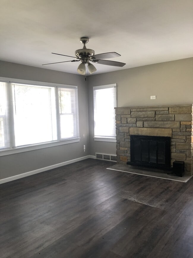 259 Lippincott Ln in Fox Lake, IL - Building Photo - Building Photo