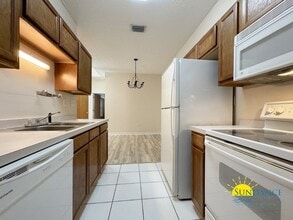 40 Chatelaine Cir SE in Fort Walton Beach, FL - Building Photo - Building Photo