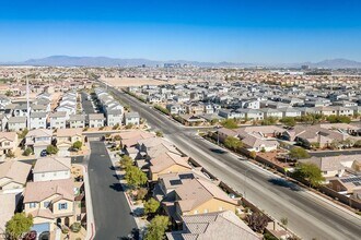 10360 Sipple St in Las Vegas, NV - Building Photo - Building Photo