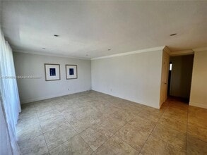 2700 NE 135th St in North Miami, FL - Building Photo - Building Photo