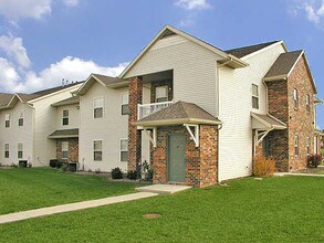 Amberwood Place Apartments in Kokomo, IN - Foto de edificio - Building Photo