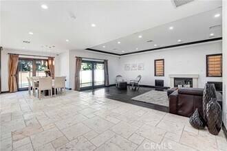 4529 Don Pio Dr in Los Angeles, CA - Building Photo - Building Photo