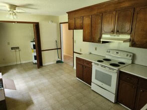 5900 Neuse St in Raleigh, NC - Building Photo - Building Photo
