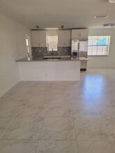 770 NE 38th St in Oakland Park, FL - Building Photo - Building Photo