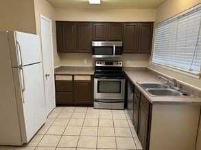 16607 David Glen Dr in Friendswood, TX - Building Photo - Building Photo