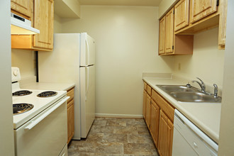 Beechwood Apartments in Norfolk, VA - Building Photo - Interior Photo