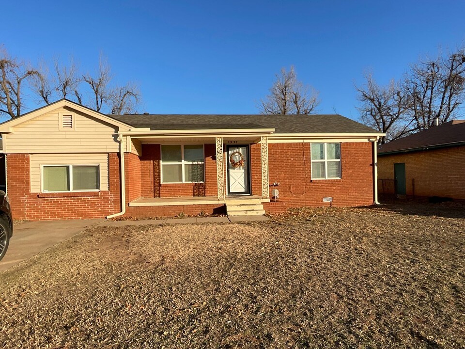 1321 NE 37th St in Oklahoma City, OK - Building Photo