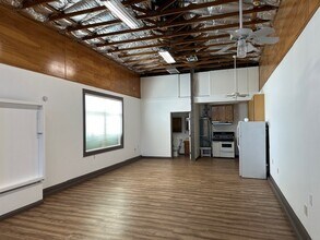 310 W Lupton St in Manteca, CA - Building Photo - Building Photo