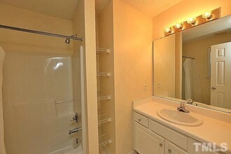 5333 Cog Hill Ct in Raleigh, NC - Building Photo - Building Photo