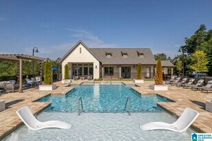 4000 Skyline Rdg Rd in Gardendale, AL - Building Photo