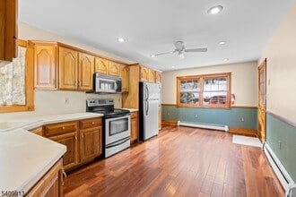 147 Millbrook Ave in Randolph, NJ - Foto de edificio - Building Photo