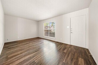 2314 Parker Ln in Austin, TX - Building Photo - Building Photo