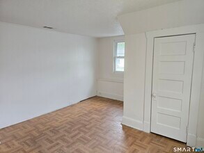 103 Capen St in Windsor, CT - Foto de edificio - Building Photo