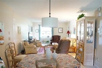 2102 Hereford Dr in Sun City Center, FL - Building Photo - Building Photo