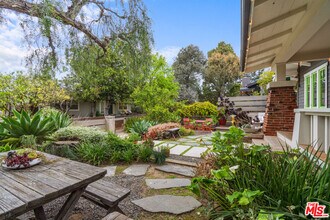 740 Marco Pl in Los Angeles, CA - Building Photo - Building Photo