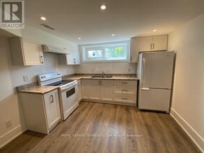 120 Elvaston Dr in Toronto, ON - Building Photo - Building Photo