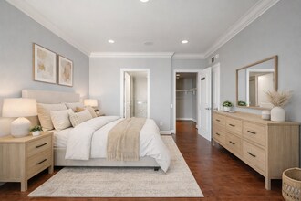 1115 S Elm Dr in Los Angeles, CA - Building Photo - Building Photo