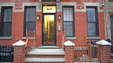 841 Kent Ave in Brooklyn, NY - Building Photo - Building Photo