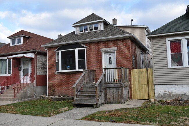 property at 13221 S Buffalo Ave