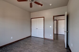 1110 Hope Dr in Carthage, MO - Building Photo - Building Photo