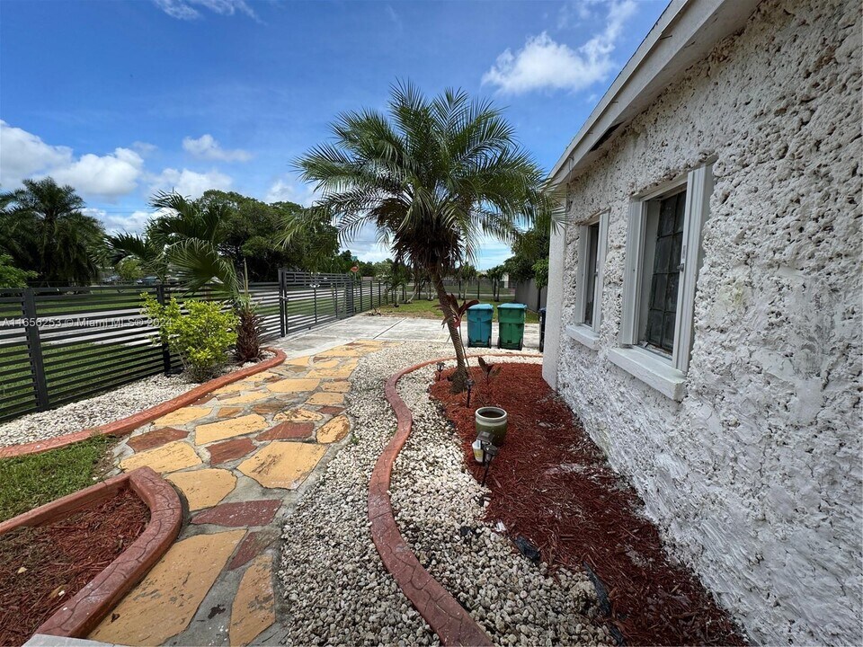 30900 SW 189th Ave-Unit -3 in Homestead, FL - Building Photo