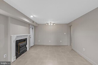 810 Queen St in Alexandria, VA - Foto de edificio - Building Photo