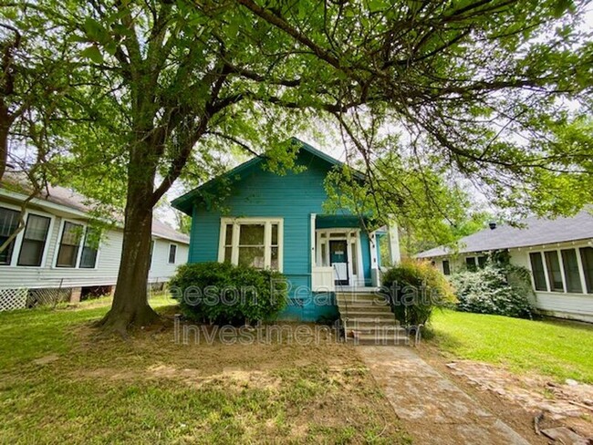 property at 333 Robinson Pl