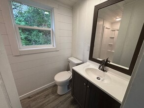 109 W 14th St in Eldon, MO - Building Photo - Building Photo