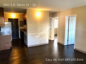 3001 C.R. Smith St, Unit 20 in Orlando, FL - Building Photo - Building Photo