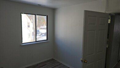 2608 Woodlands Dr in Hamilton, NJ - Building Photo - Building Photo
