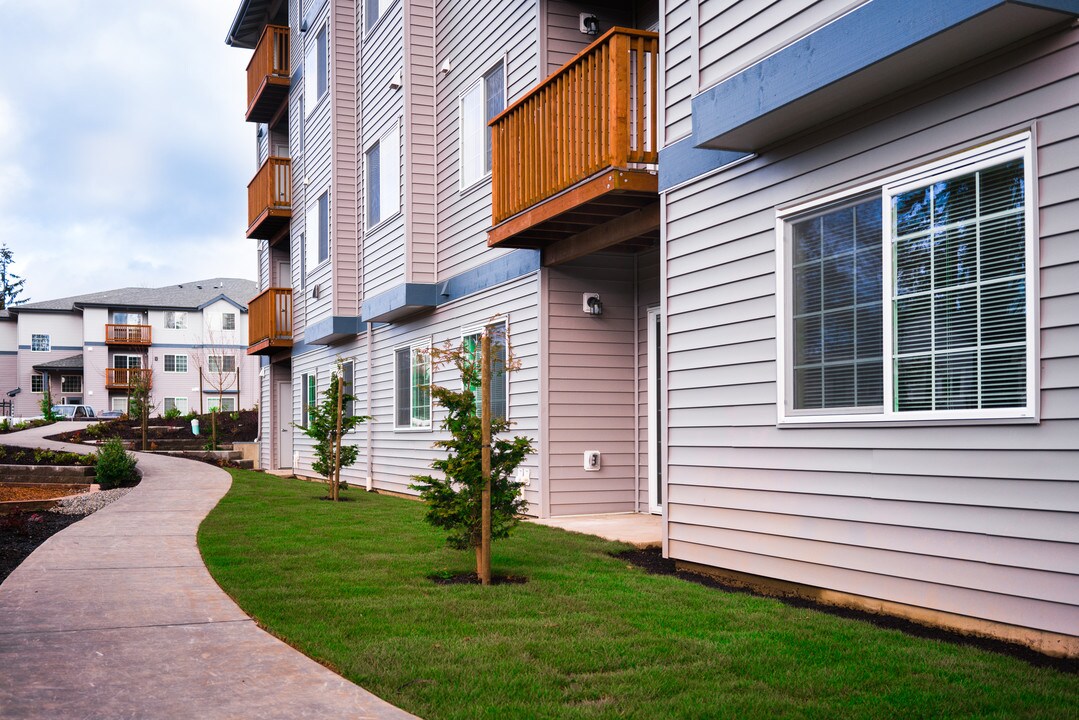 Taylor Creek in Seattle, WA - Building Photo