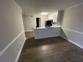 4690 Log Cabin Dr in Macon, GA - Building Photo - Building Photo