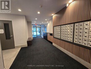 140 Bathurst St in Toronto, ON - Building Photo - Building Photo