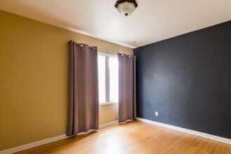 210 N Buffalo St in Portland, OR - Foto de edificio - Building Photo