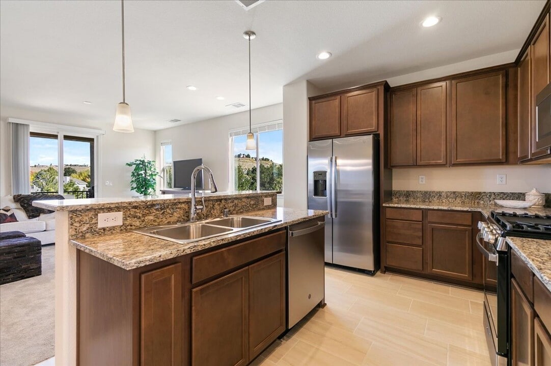 2298 Shady Canyon Drive in Sparks, NV - Building Photo