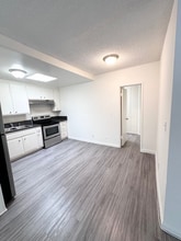 428 Hayworth Ave, Unit 305 in Los Angeles, CA - Building Photo - Building Photo