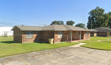 33095 Bowie St in White Castle, LA - Building Photo - Building Photo