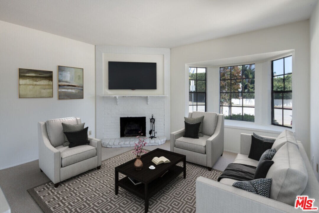 2053 Barry Ave in Los Angeles, CA - Building Photo