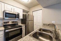 Building Photo - Silver Creek Apartment Homes in Dallas, Texas