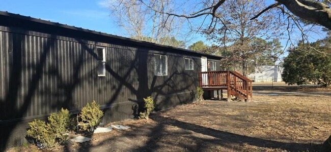 property at 2623 W Black Creek Rd