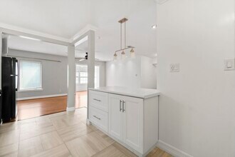 2824 Briarhurst Dr in Houston, TX - Foto de edificio - Building Photo