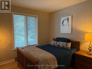 2 Trafalgar Rd in Collingwood, ON - Building Photo - Building Photo