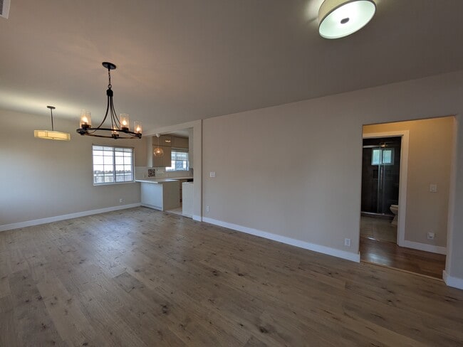2826 8th Ave in Los Angeles, CA - Foto de edificio - Building Photo