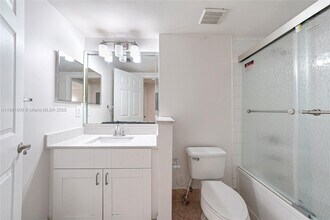 11643 W Atlantic Blvd in Coral Springs, FL - Foto de edificio - Building Photo