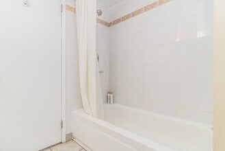 1211 Rue Ste-Élisabeth, Unit SI ID1261835P in Montréal, QC - Building Photo - Building Photo