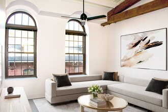 The Mill in Greenwich, CT - Foto de edificio - Interior Photo