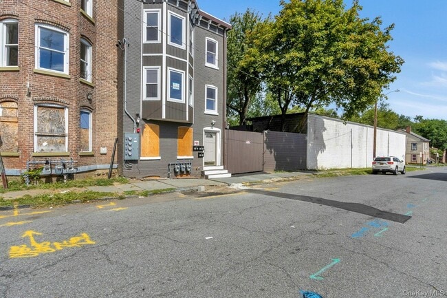 property at 70 Van Ness St