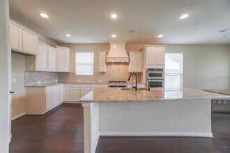 35 Pioneer Canyon Pl in Tomball, TX - Foto de edificio - Building Photo